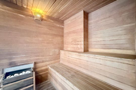 Comprar apartamento mobiliado com 4 quartos, academia no condomínio e aceita pets. — Sauna