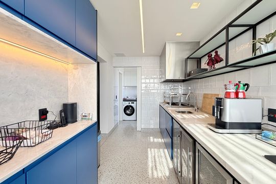 Comprar apartamento mobiliado com 4 quartos, academia no condomínio e aceita pets. — Varanda Gourmet