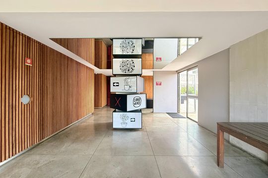 Comprar apartamento mobiliado com 4 quartos, academia no condomínio e aceita pets. — Hall Social Bloco