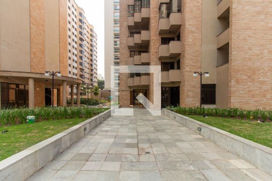 Comprar apartamento mobiliado com 3 quartos, 1 suíte, varanda, academia e churrasqueira. — Hall de entrada