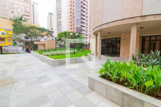 Comprar apartamento mobiliado com 3 quartos, 1 suíte, varanda, academia e churrasqueira. — Entrada