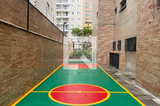 Comprar apartamento mobiliado com 3 quartos, 1 suíte, varanda, academia e churrasqueira. — Quadra Esportiva