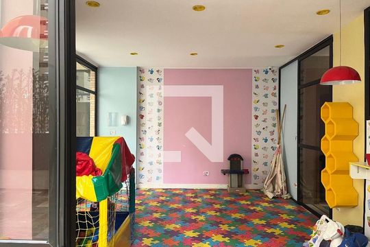Comprar apartamento mobiliado com 3 quartos, 1 suíte, varanda, academia e churrasqueira. — Brinquedoteca
