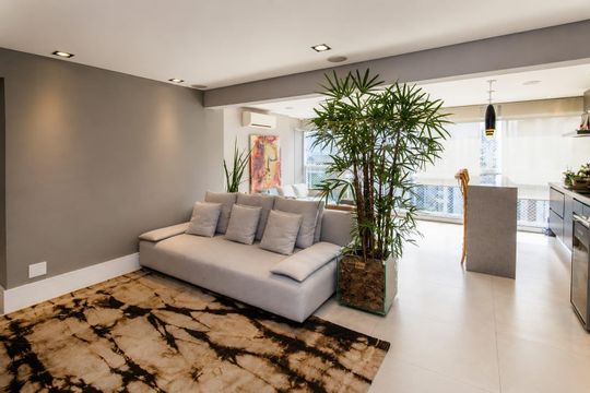 Comprar apartamento mobiliado com 2 quartos, varanda e quintal. Academia e churrasqueira no condomínio. — foto 2