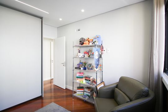 Apartamento com 3 quartos, piscina e academia no condomínio, ideal para comprar. — Quarto 2