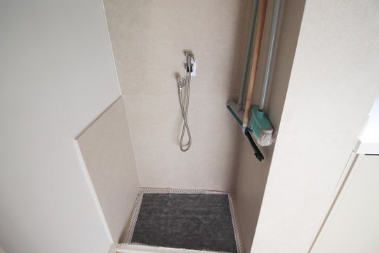 Apartamento com 3 quartos, piscina e academia no condomínio, ideal para comprar. — Área de Serviço