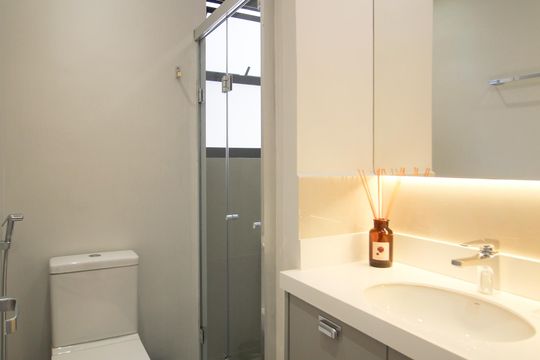 Apartamento com 3 quartos, piscina e academia no condomínio, ideal para comprar. — Banheiro