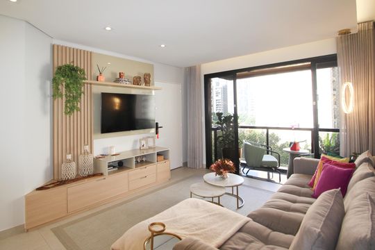 Apartamento com 3 quartos, piscina e academia no condomínio, ideal para comprar. — Sala