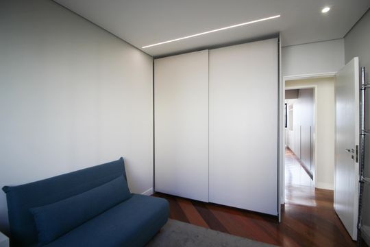 Apartamento com 3 quartos, piscina e academia no condomínio, ideal para comprar. — Quarto 2