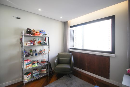 Apartamento com 3 quartos, piscina e academia no condomínio, ideal para comprar. — Quarto 2
