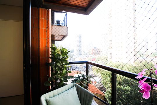 Apartamento com 3 quartos, piscina e academia no condomínio, ideal para comprar. — Varanda