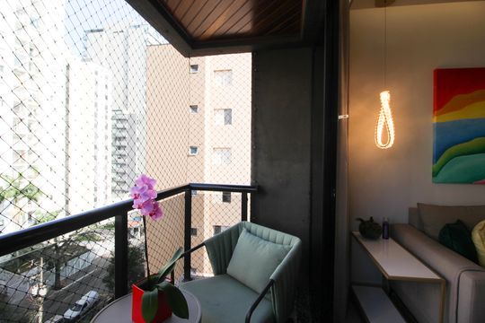 Apartamento com 3 quartos, piscina e academia no condomínio, ideal para comprar. — Varanda