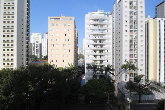Apartamento com 3 quartos, piscina e academia no condomínio, ideal para comprar. — Vista