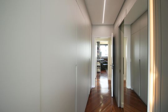 Apartamento com 3 quartos, piscina e academia no condomínio, ideal para comprar. — Suíte 