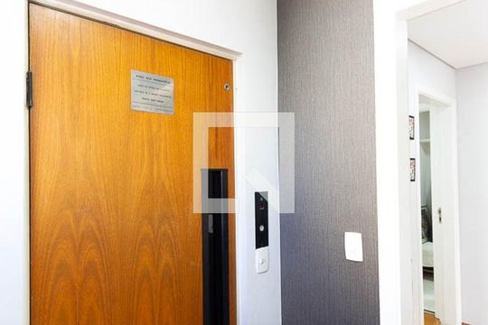 Apartamento à venda, com 200 m², 4 quartos e 3 vagas — Entrada