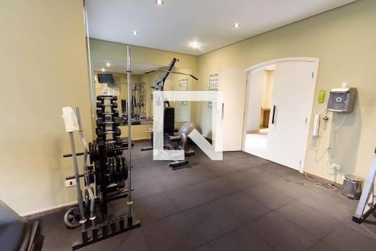 Apartamento à venda, com 200 m², 4 quartos e 3 vagas — Academia