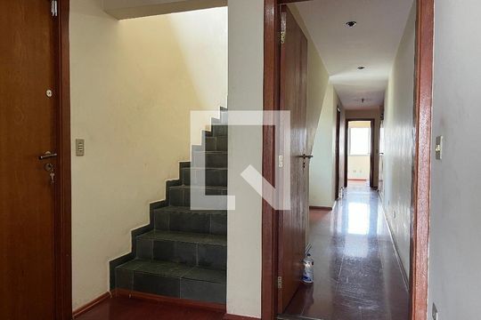 Apartamento à venda, com 200 m², 4 quartos e 3 vagas — Hall de entrada