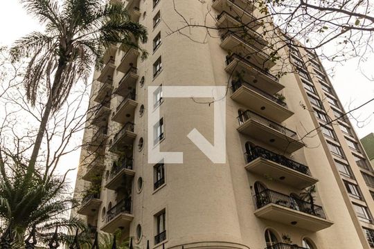 Venda de apartamento mobiliado em Santa Cecilia com 5 quartos, piscina e quintal. — Fachada