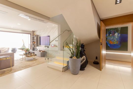Apartamento à venda com 4 suítes, varanda gourmet e piscina no condomínio. Totalmente mobiliado. — foto 31