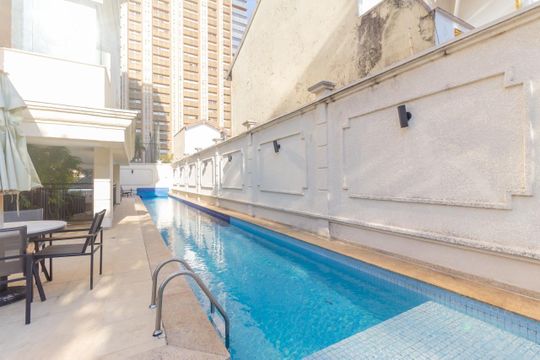 Apartamento à venda com 4 suítes, varanda gourmet e piscina no condomínio. Totalmente mobiliado. — foto 42