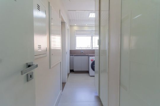 Apartamento à venda com 4 suítes, varanda gourmet e piscina no condomínio. Totalmente mobiliado. — foto 21