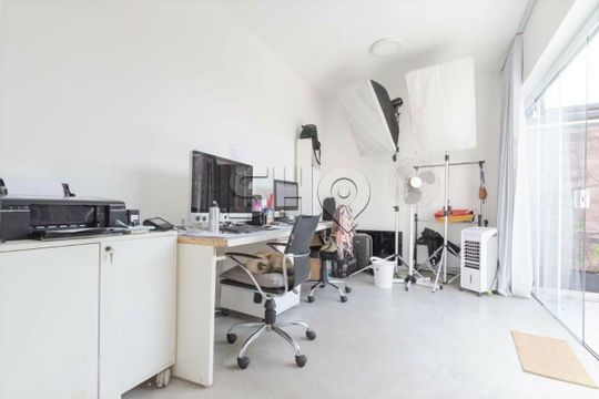 Compra apartamento mobiliado com 2 suítes, varanda gourmet e churrasqueira no condomínio. — foto 2