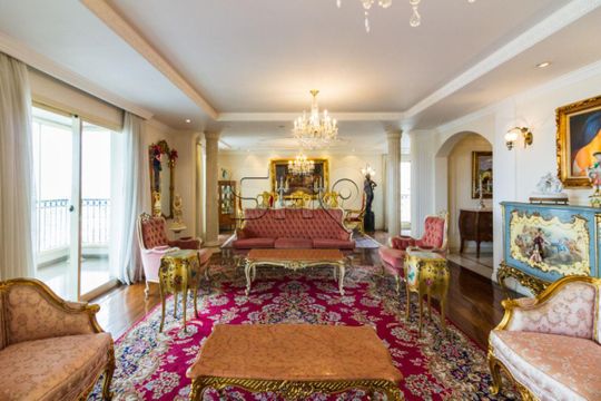 Apartamento mobiliado com varanda, 4 quartos, academia e piscina no condomínio. Ideal para comprar. — foto 1