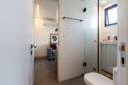 Comprar apartamento com 3 quartos, 2 suítes, varanda e piscina no condomínio. Animais permitidos. — foto 43