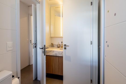 Comprar apartamento com 3 quartos, 2 suítes, varanda e piscina no condomínio. Animais permitidos. — foto 50