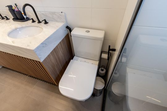 Comprar apartamento com 3 quartos, 2 suítes, varanda e piscina no condomínio. Animais permitidos. — foto 33