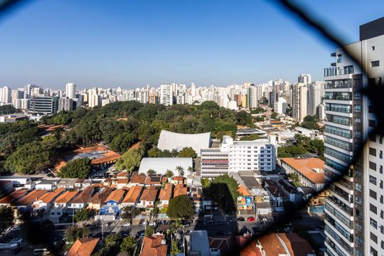 Comprar apartamento com 3 quartos, 2 suítes, varanda e piscina no condomínio. Animais permitidos. — foto 13