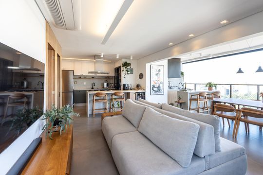 Comprar apartamento com 3 quartos, 2 suítes, varanda e piscina no condomínio. Animais permitidos. — foto 1