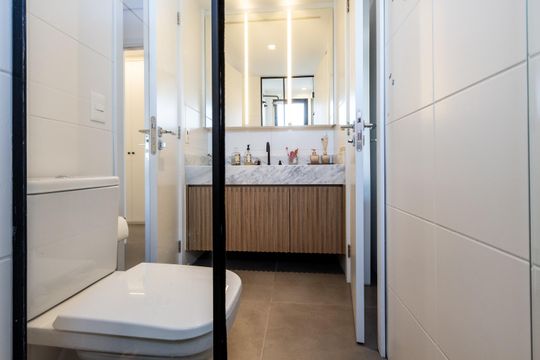 Comprar apartamento com 3 quartos, 2 suítes, varanda e piscina no condomínio. Animais permitidos. — foto 46
