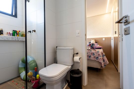 Comprar apartamento com 3 quartos, 2 suítes, varanda e piscina no condomínio. Animais permitidos. — foto 44