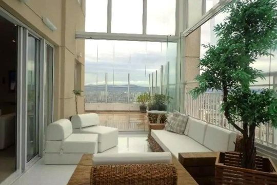 Comprar apartamento mobiliado com 4 quartos, varanda gourmet, academia e piscina no condomínio. — foto 1