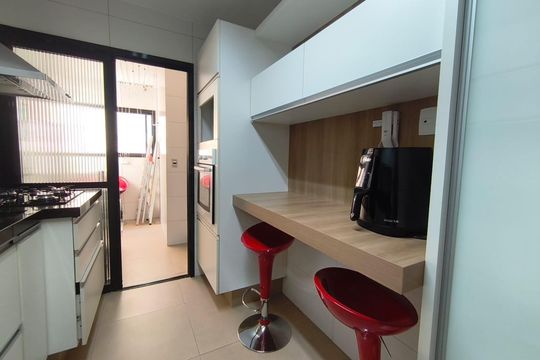 Apartamento à venda, com 93 m², 3 quartos e 2 vagas — Cozinha