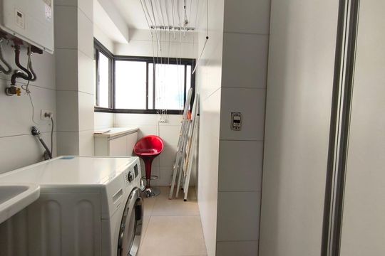 Apartamento à venda, com 93 m², 3 quartos e 2 vagas — Área de Serviço