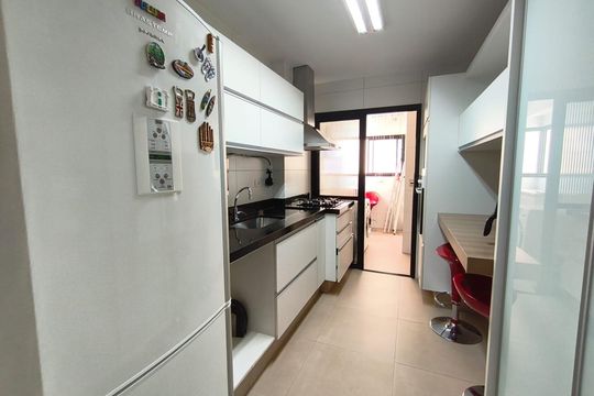 Apartamento à venda, com 93 m², 3 quartos e 2 vagas — Cozinha