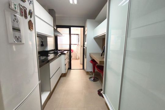 Apartamento à venda, com 93 m², 3 quartos e 2 vagas — Cozinha