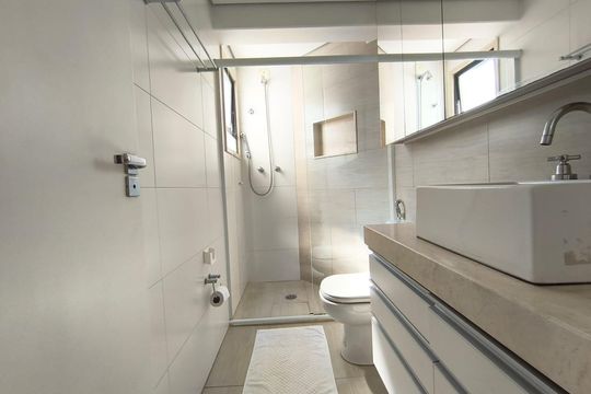 Apartamento à venda, com 93 m², 3 quartos e 2 vagas — Banheiro 1