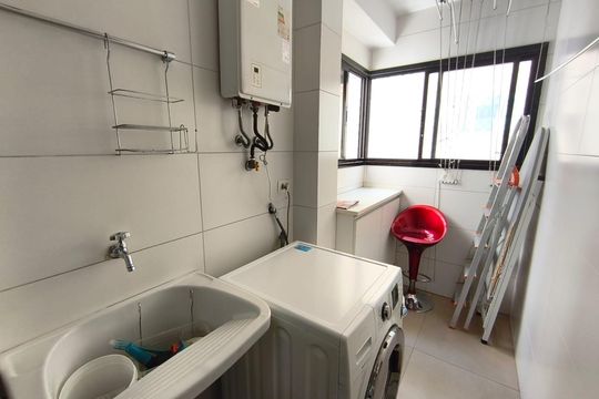 Apartamento à venda, com 93 m², 3 quartos e 2 vagas — Área de Serviço