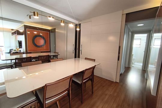 Apartamento à venda, com 93 m², 3 quartos e 2 vagas — Sala