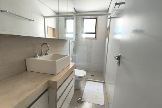 Apartamento à venda, com 93 m², 3 quartos e 2 vagas — Banheiro 1