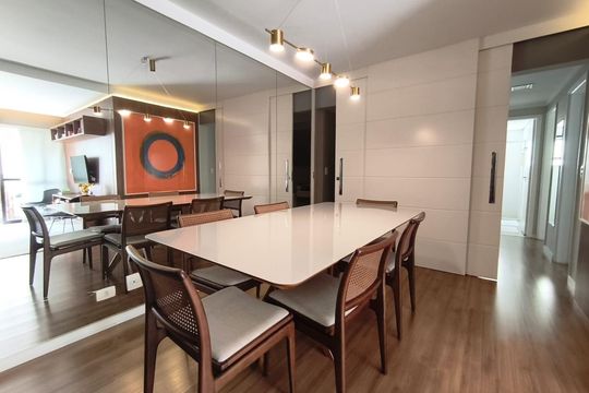 Apartamento à venda, com 93 m², 3 quartos e 2 vagas — Sala