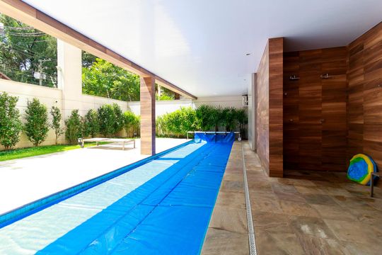Venda de apartamento em Campo Belo, 2 quartos, varanda, closet, piscina, academia e churrasqueira. — Piscina