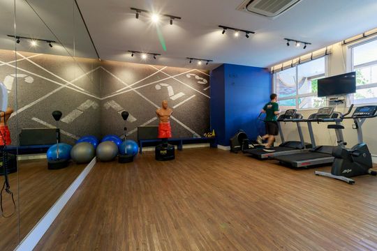 Venda de apartamento em Campo Belo, 2 quartos, varanda, closet, piscina, academia e churrasqueira. — Academia