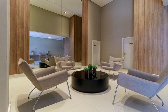 Venda de apartamento em Campo Belo, 2 quartos, varanda, closet, piscina, academia e churrasqueira. — Hall Social