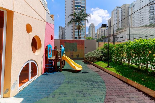 Venda de apartamento em Campo Belo, 2 quartos, varanda, closet, piscina, academia e churrasqueira. — Playground