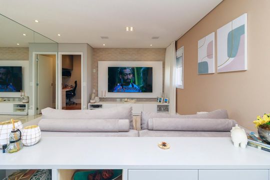 Venda de apartamento em Campo Belo, 2 quartos, varanda, closet, piscina, academia e churrasqueira. — Sala
