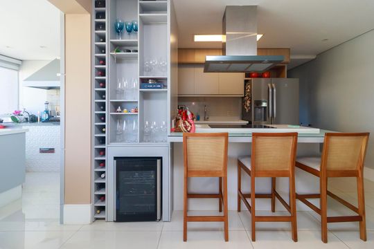 Venda de apartamento em Campo Belo, 2 quartos, varanda, closet, piscina, academia e churrasqueira. — Sala